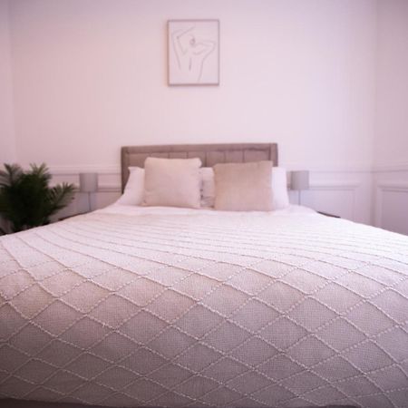 The Burlington Collection Apartment Sheringham Bagian luar foto