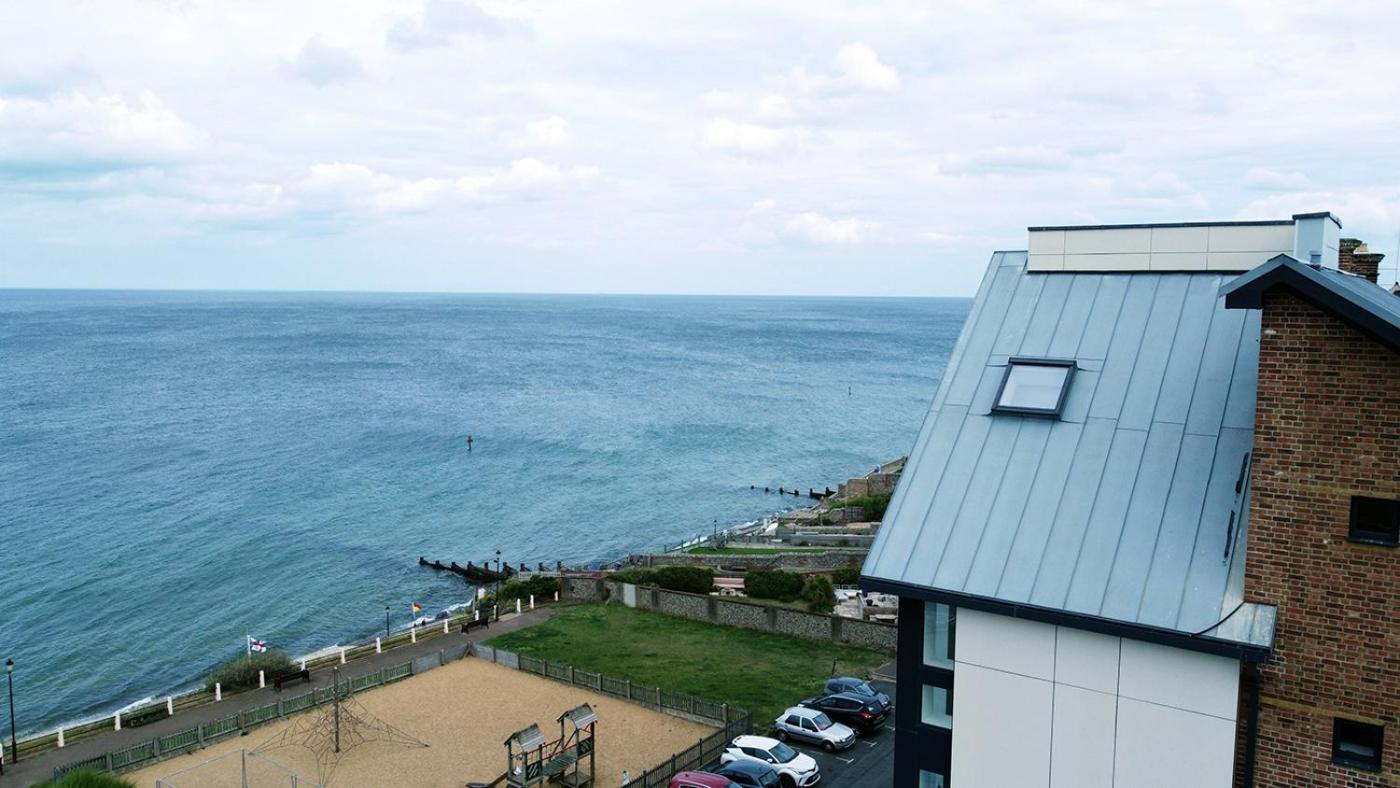 The Burlington Collection Apartment Sheringham Bagian luar foto